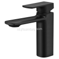 Kuningan faucet kamar mandi dengan warna hitam